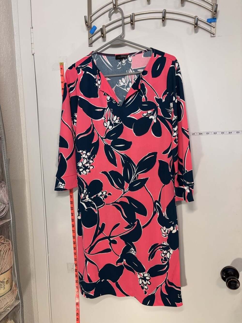 P1: The Limited Tunic Shift Dress Floral Pink Navy  Med V-Neck 3/4 Sleeves